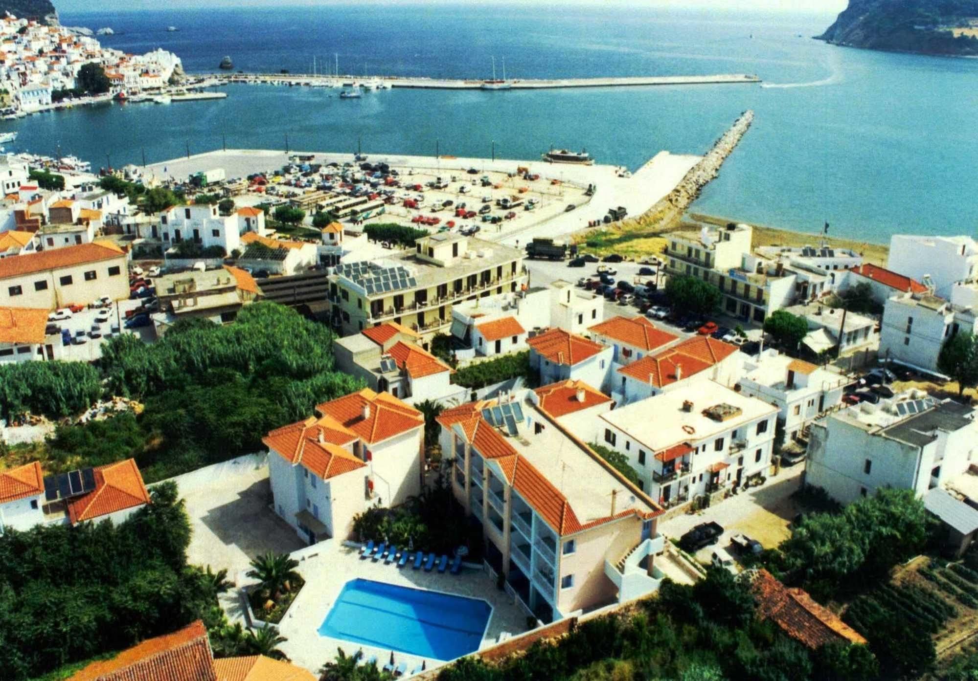 Dolphin Hotel Skopelos Town Exterior photo